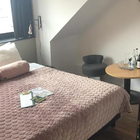 Valkenhof Hotel 2*