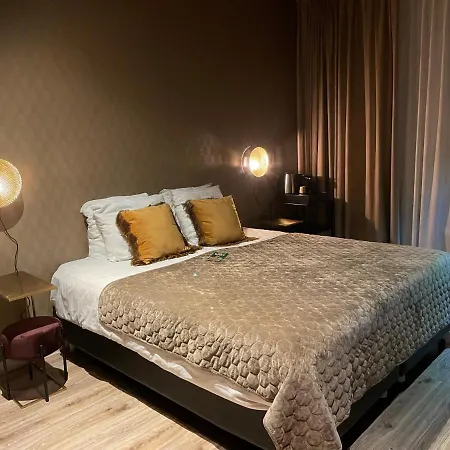 Hotel Valkenhof 2*