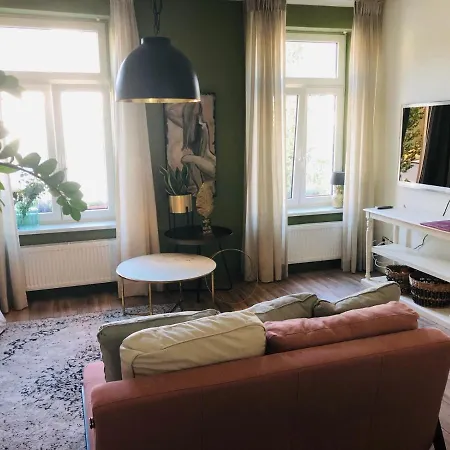 Отель Valkenhof 2*