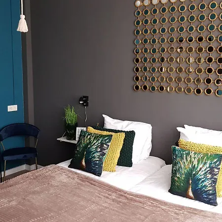 Hotel Valkenhof 2*