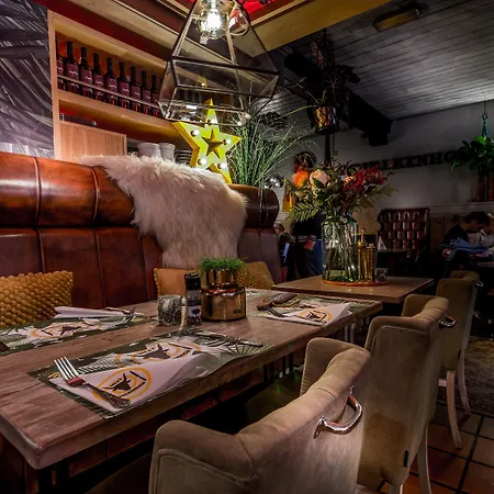 Valkenhof فندق 2*