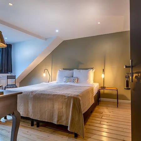 Hotel Valkenhof 2*